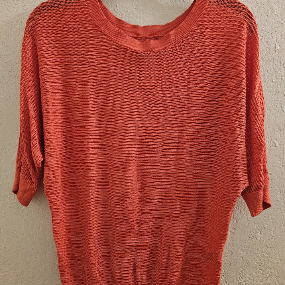 Express Light Weight Mesh Coral Sweater Size M Dolman 3/4 Sleeves